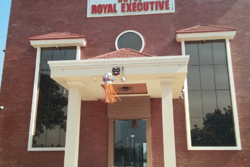 HOTEL ROYAL EXECUTIVE